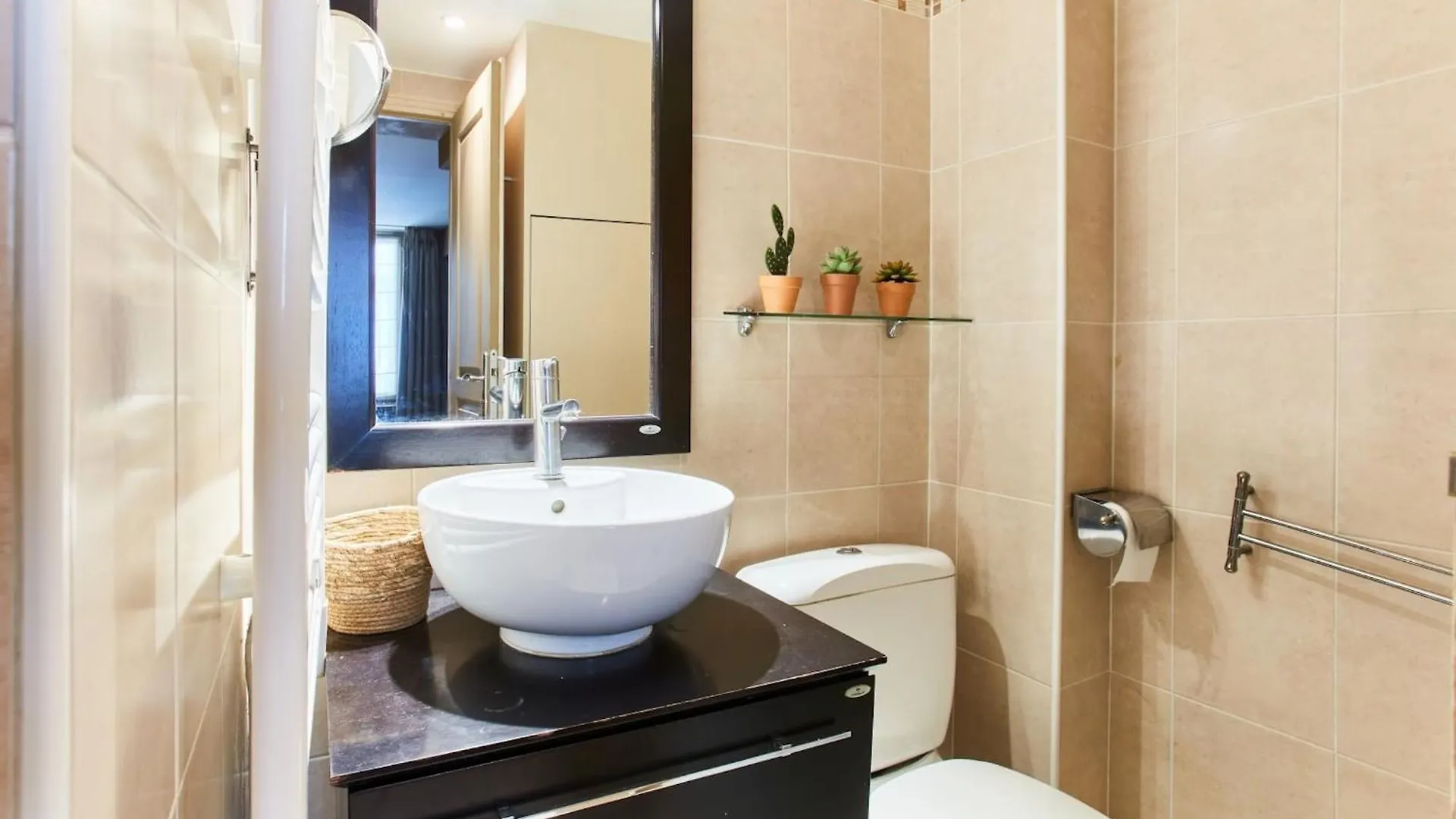 Apartment Latin *